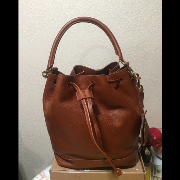 Last one NWT Madewell Lafayette Leather BucketBag - Picture 2 of 7